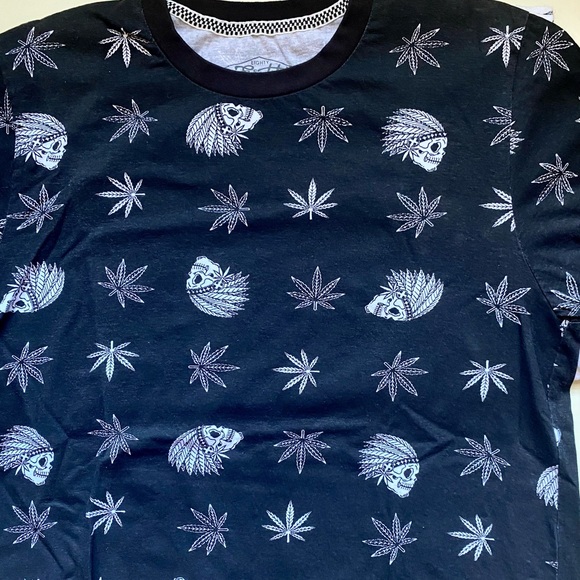 2 Eighty Eight brand cannabis print T-shirts Men’s L - Picture 3 of 3